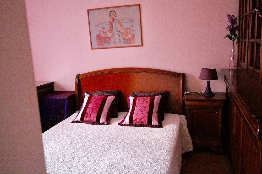 Air-Conditioned Villa With Heated Pool And Hot Tub in Aléria, Corte en omgeving