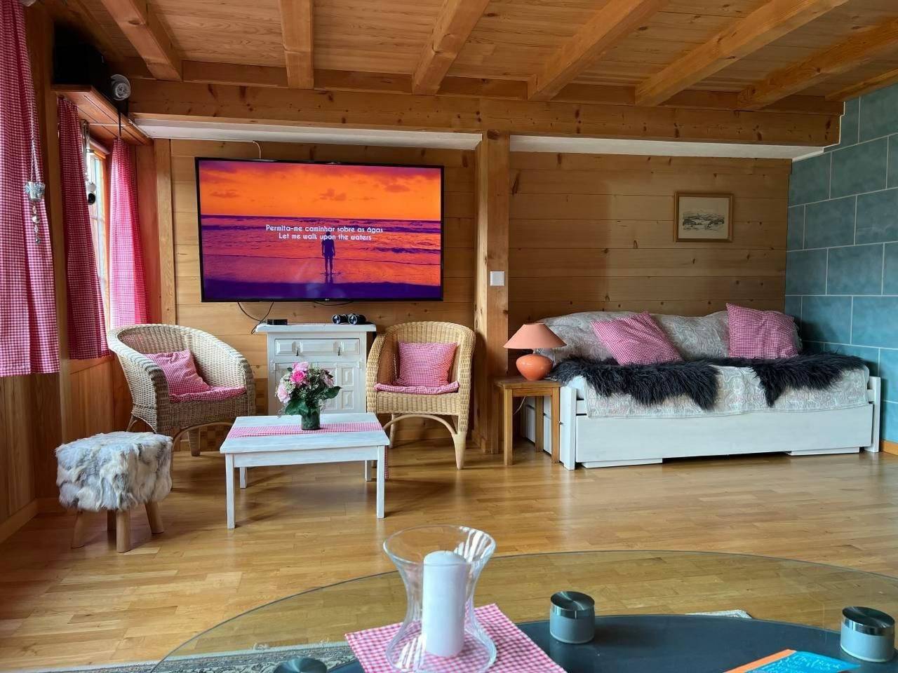 Ganze Wohnung, House in the Clouds in Schattenhalb, Berner Oberland