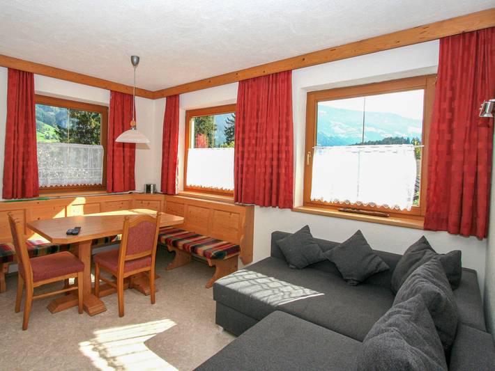 Ferienwohnung für 6 Personen, mit Balkon und Garten sowie Ausblick in Kaltenbach - 4