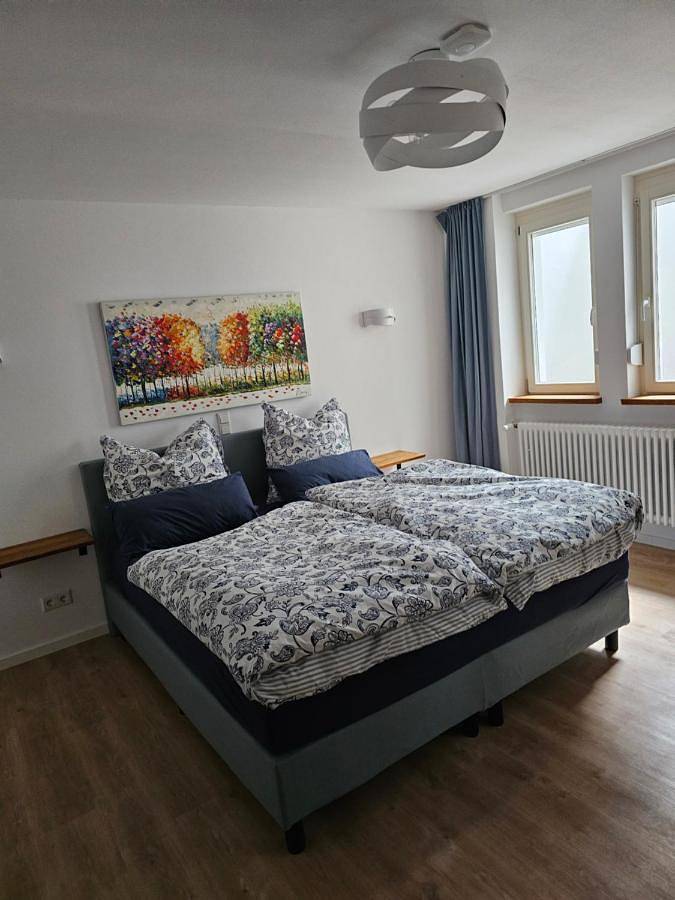 Ferienwohnung für 4 Personen, mit Terrasse und Ausblick in Hambach (Neustadt) - 2