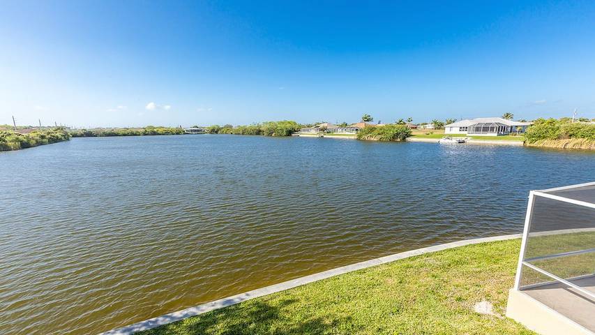 Bungalow für 8 Personen, mit Terrasse und Garten in Cape Coral