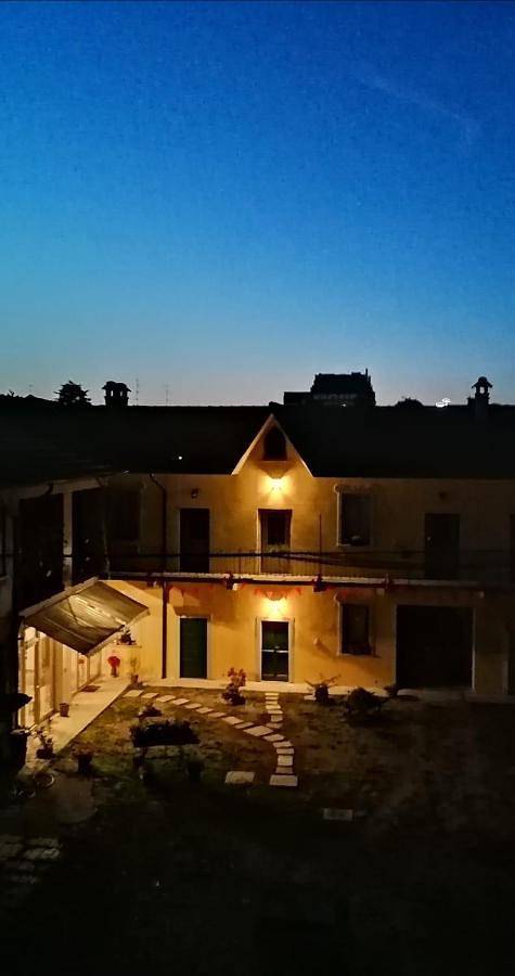 Chambre d’hôte pour 2 personnes, avec vue et balcon à Samarate