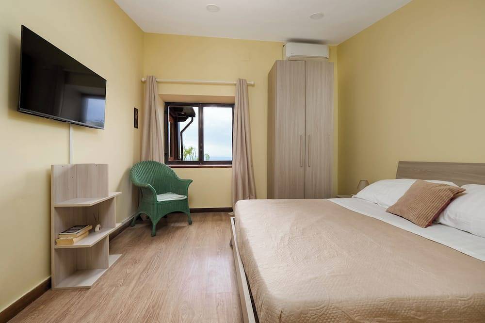 🌅 Villino Sally – Panoramic Retreat Among the Hills of Sorrento 🌿 in Piano di Sorrento, Sorrento Coast