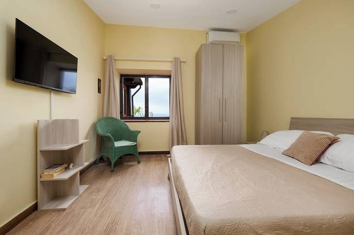 🌅 Villino Sally – Panoramic Retreat Among the Hills of Sorrento 🌿 in Piano di Sorrento, Sorrento Coast