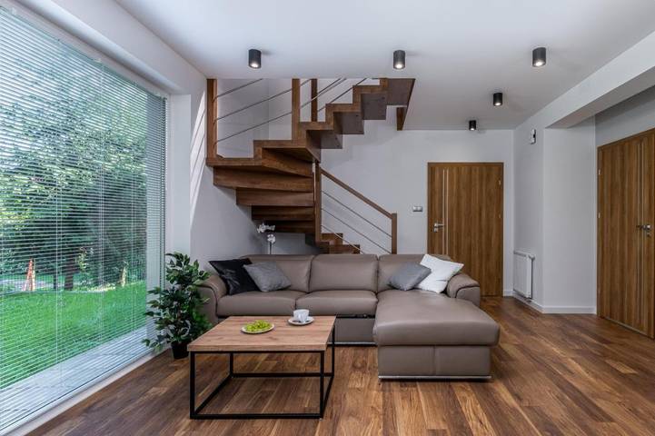 Villa für 8 Personen, mit Balkon und Terrasse sowie Garten und Ausblick