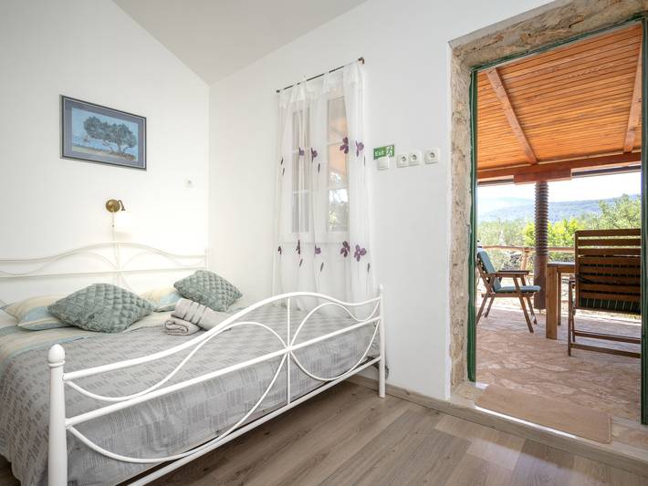 Ferienhaus für 4 Personen, mit Garten und Terrasse sowie Ausblick auf Hvar - 3