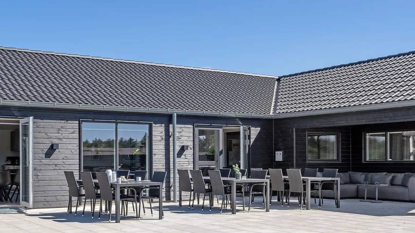 Ferienhaus für 31 Personen, mit Whirlpool und Pool sowie Sauna