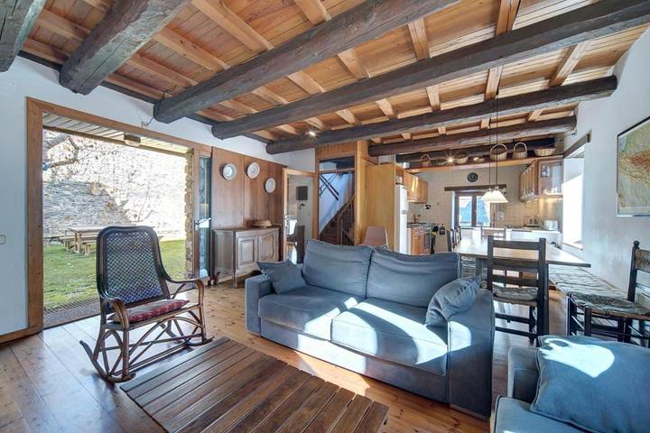 Location de vacances pour 14 personnes, avec vue et jardin dans Gessa - 3