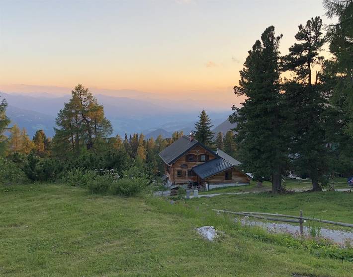 Chalet für 8 Personen, mit Balkon und Terrasse sowie Ausblick in Dachstein
