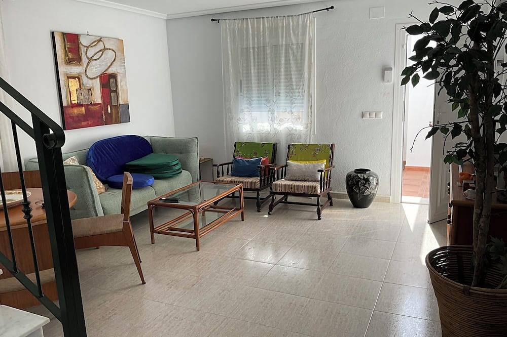 Spanish villa with large swimming pool in Gea y Truyols, Murcia