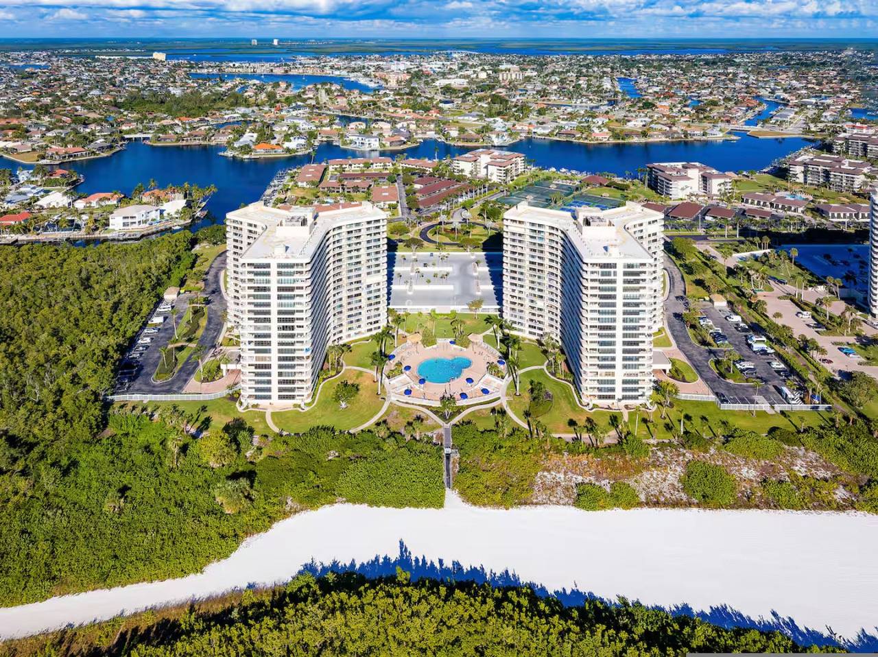 Appartement entier, Luxury Beach Resort Marco Island Condo, Ocean Views, Pool & Beach in Marco Island, Southwest Florida