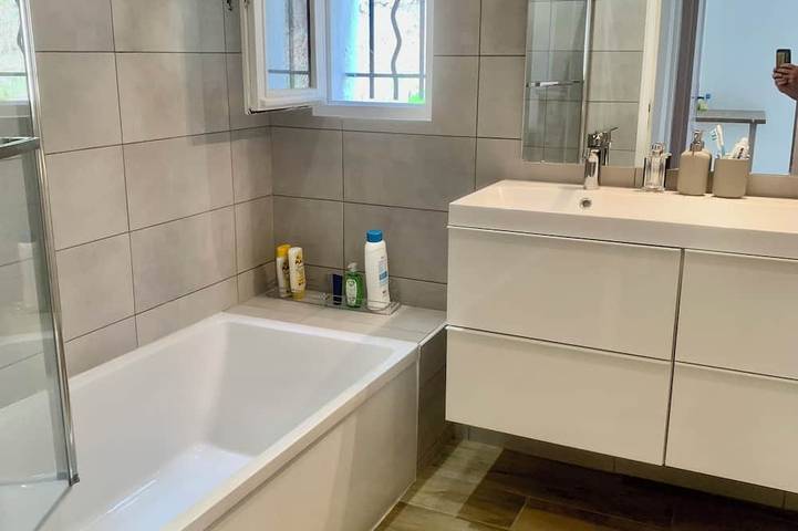 Location de vacances pour 6 personnes, avec piscine et jardin à Tourrette-Levens - 4