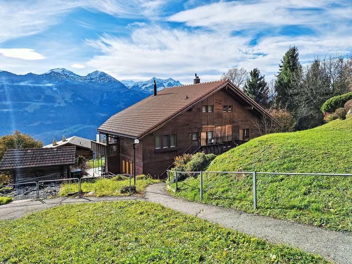 Ferienwohnung für 4 Personen, mit Ausblick und Balkon sowie Seeblick in Beatenberg