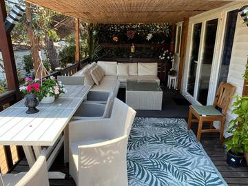 Camping pour 5 personnes, avec jardin et piscine ainsi que terrasse et vue, animaux acceptés à Ramatuelle