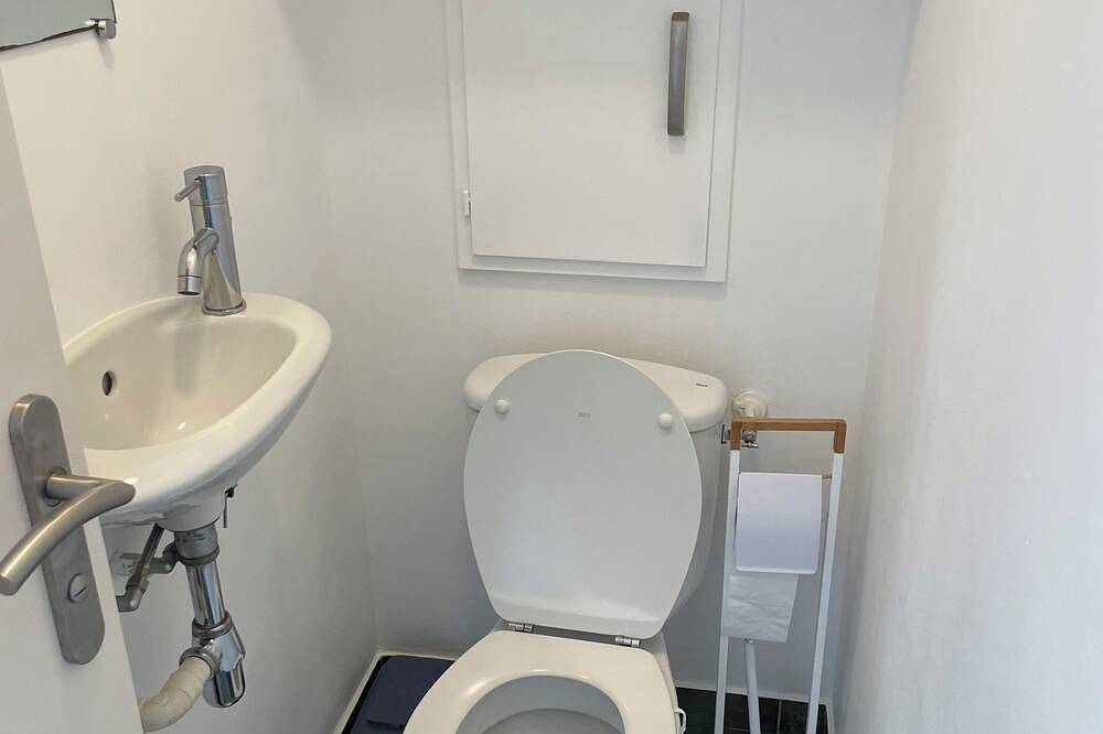 Appartement entier, Appartement 5 Personnes Pieds dans l'Eau! Vue Mer Panoramique et Jardin Privatif in Le Trayas, Saint-Raphaël