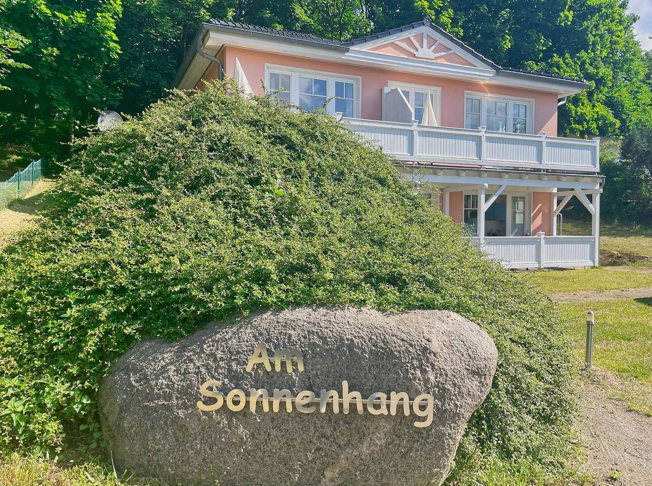 Entire apartment, Ferienwohnung in ruhiger Lage, mit Meerblick - Villa am Sonnenhang Fewo 03 in Göhren, Ruegen