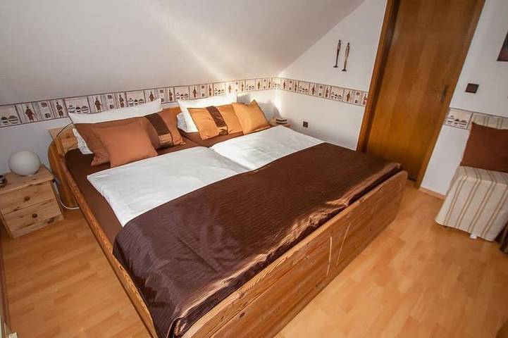 Ferienwohnung für 2 Personen, mit Sauna und Balkon sowie Garten in Monreal - 2