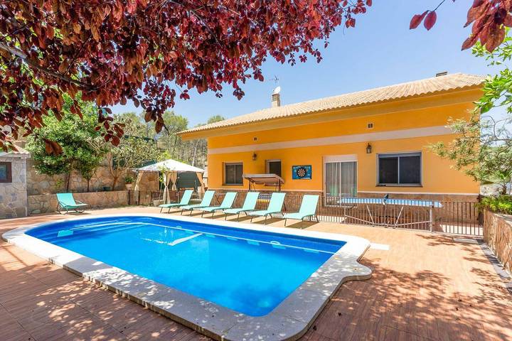 Chalet para 10 personas, con Jacuzzi y Terraza además de Piscina y Vistas en Provincia de Barcelona