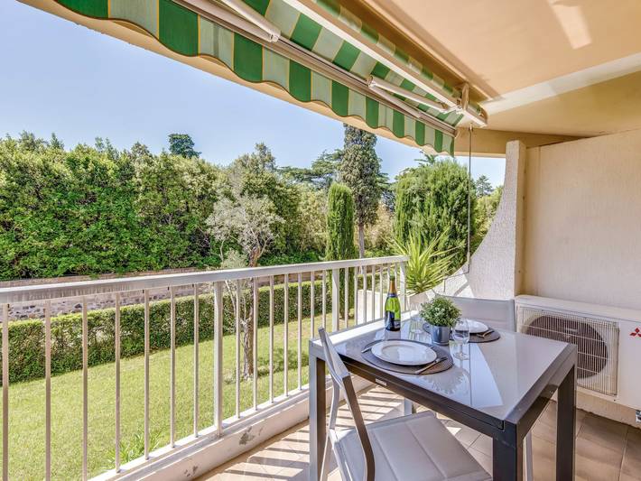 Gîte pour 2 personnes, avec terrasse dans Port Santa-Lucia