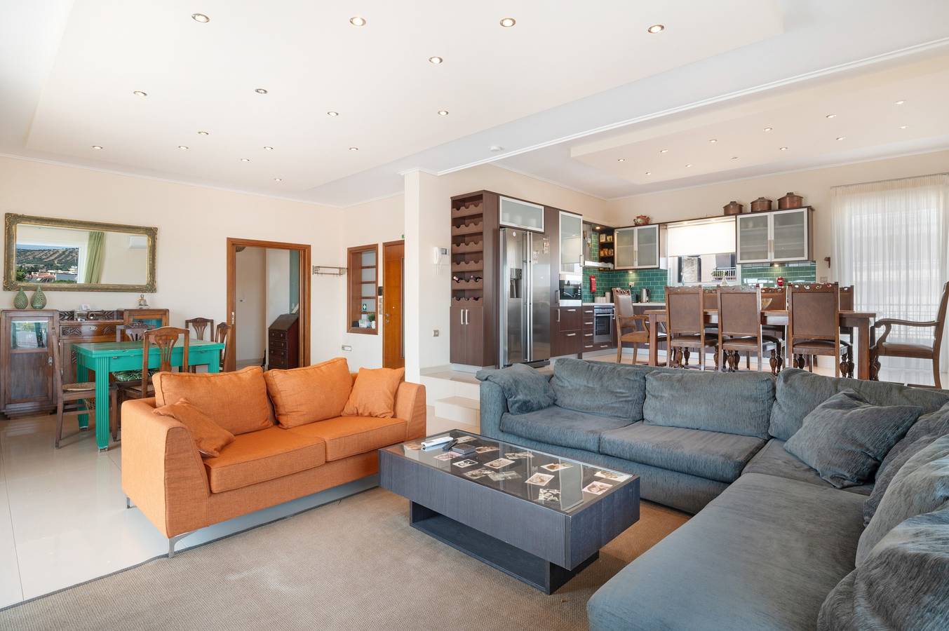 Modern apartment near Athens and the coast