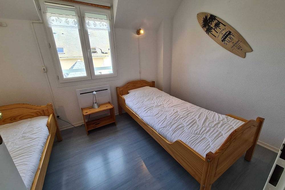 Cottage with garden on the banks of the River Dives with residents-only swimming pool in Dives-sur-Mer, Lisieux und Umgebung