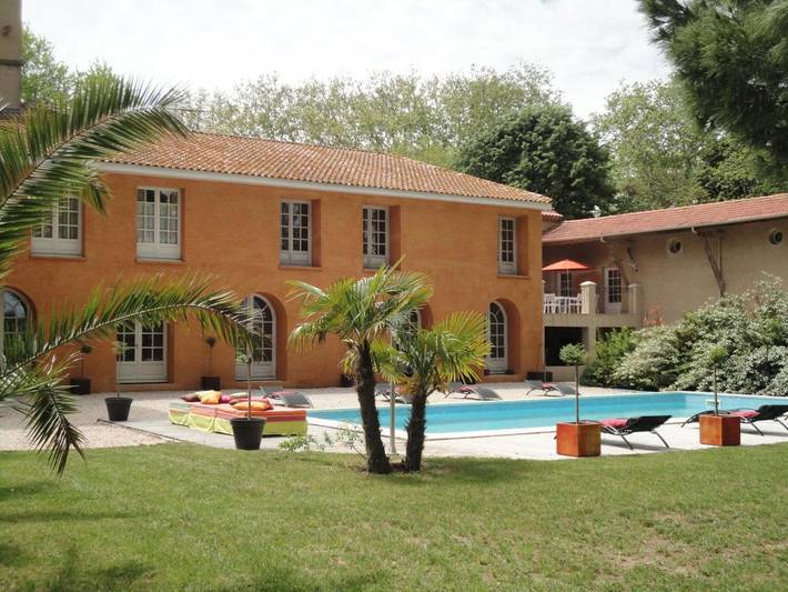 Maison d’hôte pour 26 personnes, avec Terrasse ainsi que Jardin et Piscine à Lespignan