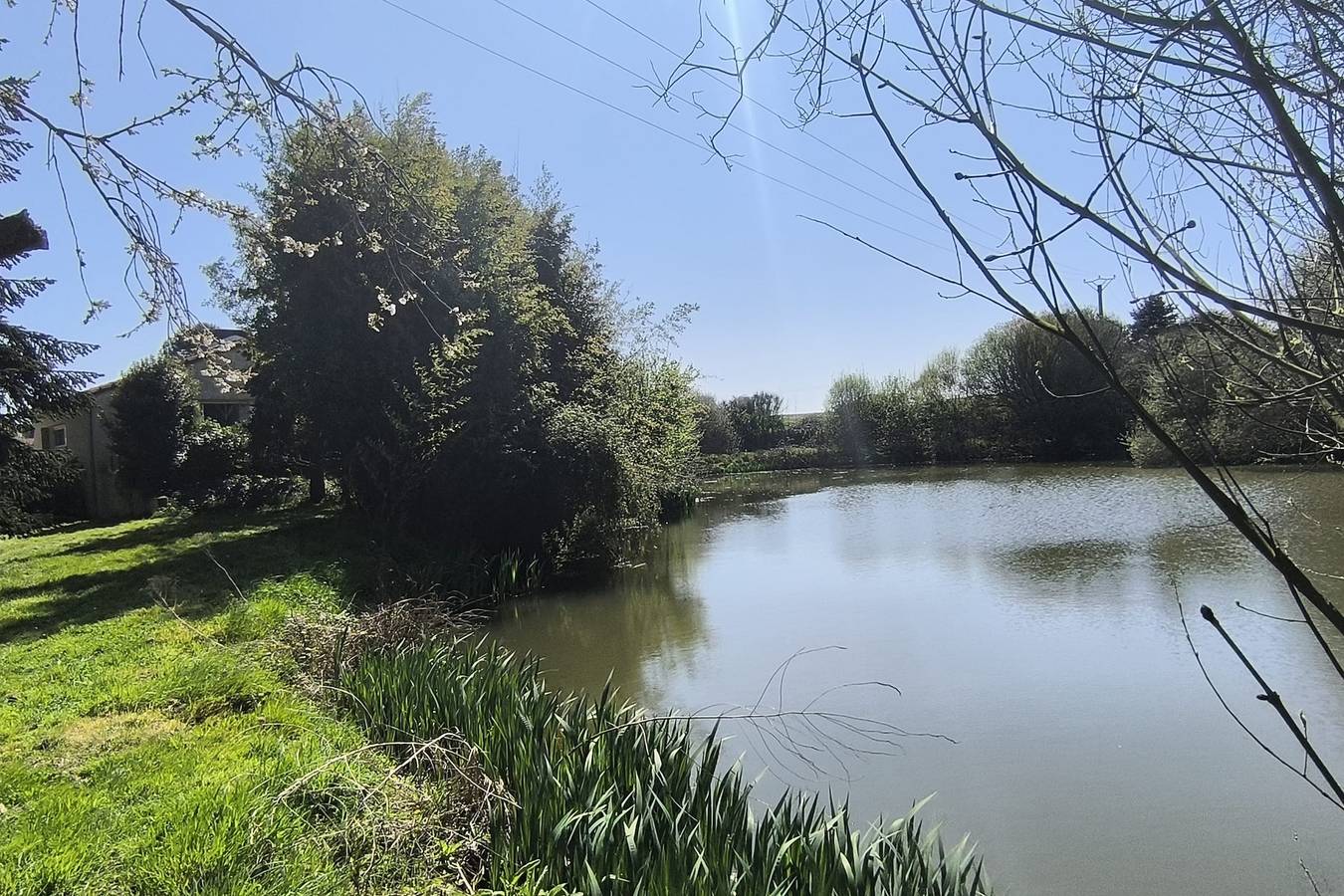 The Lake house between near Cholet in Le May-sur-Èvre, Región de Cholet