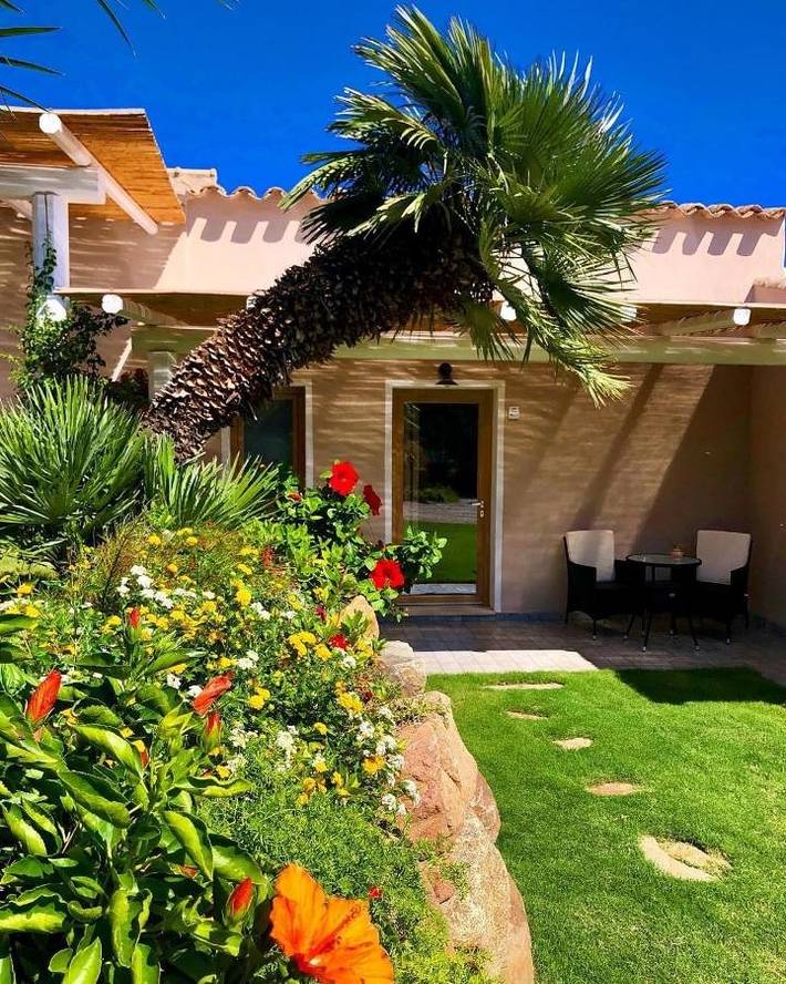 B&b per 2 persone, con Balcone e Terrazza nonché Giardino e Panorama a Teulada