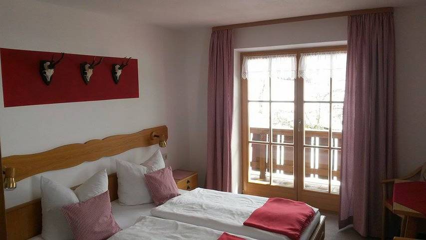 Bergbauernhof Grubenlehen - Doppelzimmer Nr. 4, Dusche/Wc/Balkon, Tv, Sitzecke, Nichtraucher, Obergeschoss in Ramsau bei Berchtesgaden, Berchtesgadener Alpen