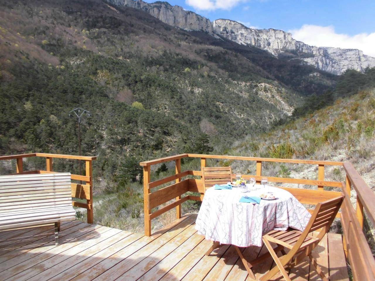 Appartement entier, One-Bedroom Apartment in Treschenu-Creyers, Parc naturel régional du Vercors