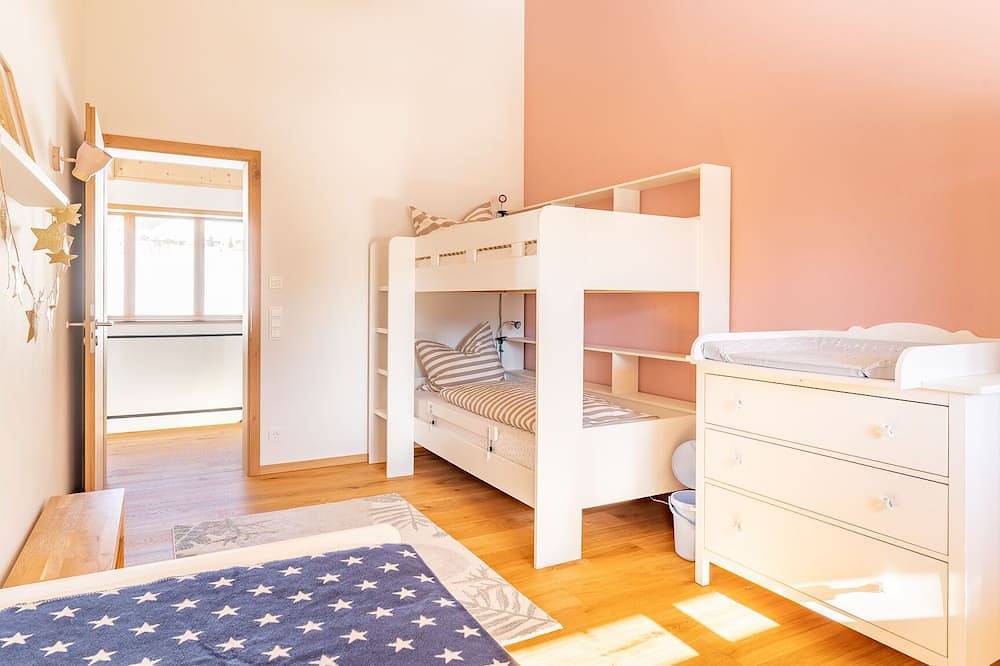 Chalet im Winkl, ca 200qm mit Balkon und Terrasse, für bis zu 7 Personen in Reit im Winkl, Bayerische Alpen