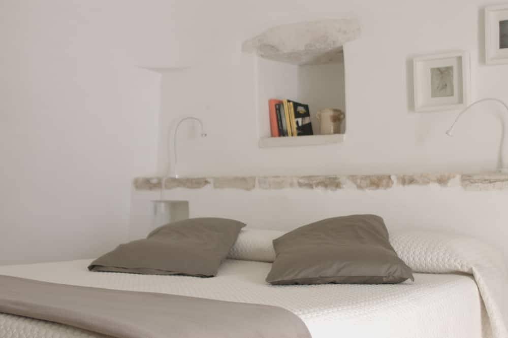 Trulli in historic farmhouse in panoramic position between sea and hills in Fasano, Salento