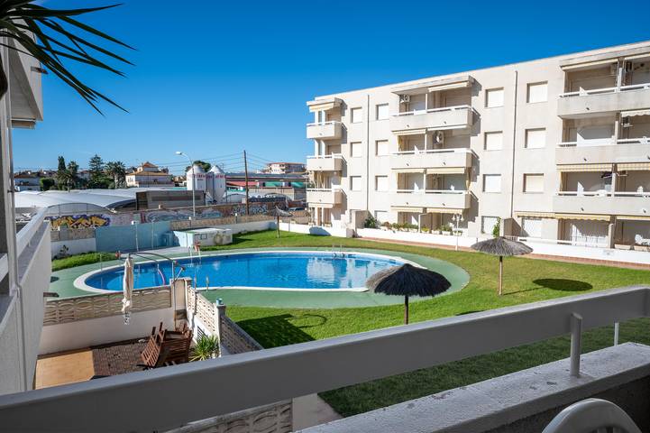 Ferienwohnung für 3 Personen, mit Garten und Terrasse sowie Ausblick und Pool - 1