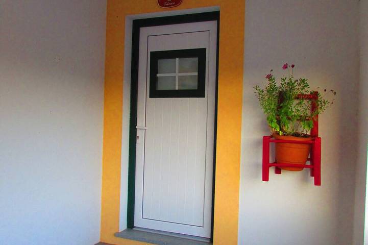 Gîte pour 4 personnes, avec Balcon ainsi que Jardin et Piscine
