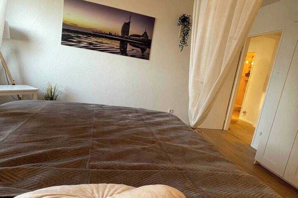 Ganze Wohnung, Weser-City-Panorama | 2Zi | 9Og | 5P | Mitte in Bremerhaven-Mitte, Bremerhaven