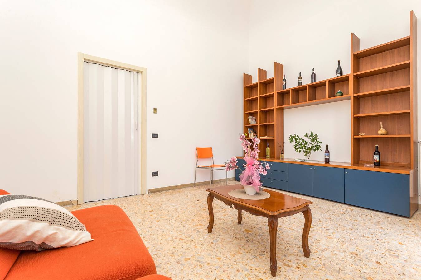 Apartamento inteiro, La Papuzzella – Apartamento espaçoso em Puntalazzo, Sicília, com terraço e vista in Puntalazzo, Mascali