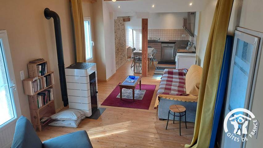 Gîte pour 4 personnes, avec Balcon et Jardin à Paulinet