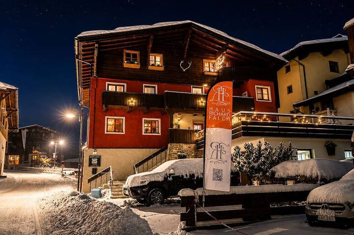 Ferienhaus für 9 Personen, mit Balkon