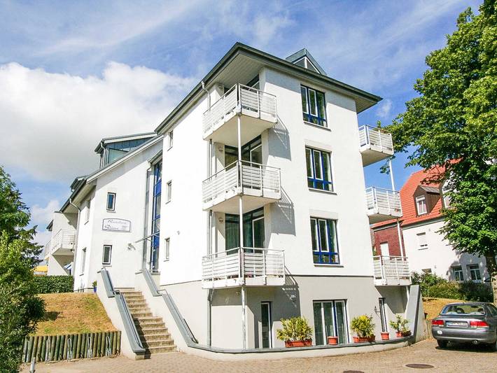 Ferienwohnung für 4 Personen, mit Balkon/Terrasse und Terrasse sowie Seeblick und Sauna in Boltenhagen