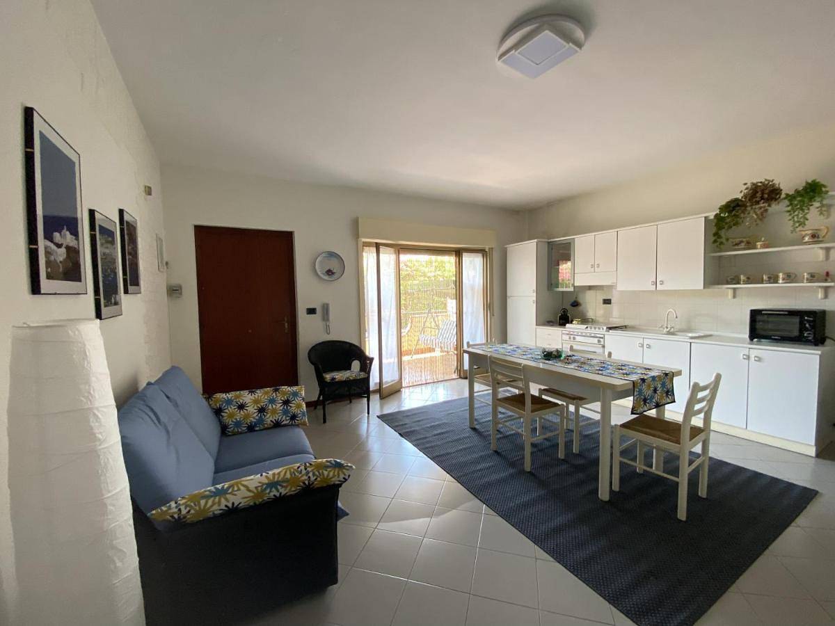Ganze Wohnung, Two-Bedroom Apartment in Torre Archirafi, Riposto
