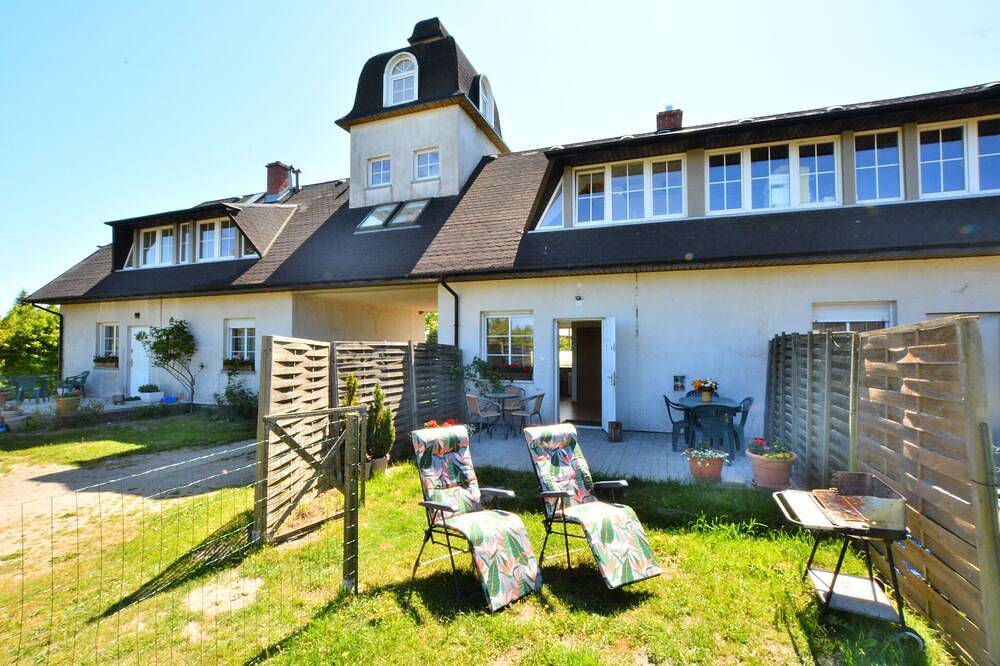 Seehaus mit privatem Garten und Steg in Puddemsdorf, Mielno