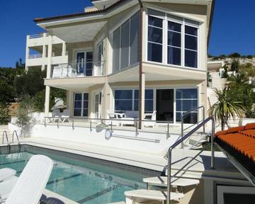 Ferienwohnung für 4 Personen, mit Balkon und Pool in Primosten