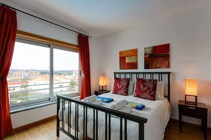 Ganze Wohnung, Lux 3Sz Penthaus Meer-Blick Concierge Spielzim, Strand 4 min zu Fuss in Praia de São Martinho do Porto, São Martinho do Porto
