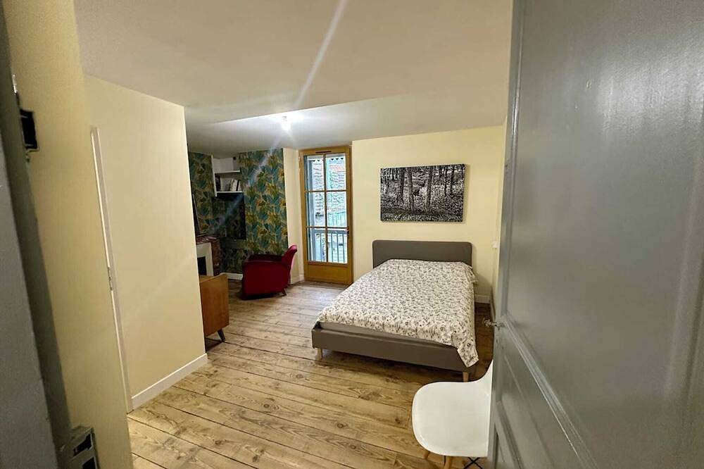 Ganze Wohnung, T2 50m² renovated, close to the sanctuary, cycling & hiking - Charming apartment to rent in Lourdes in Lourdes, Hautes-Pyrénées