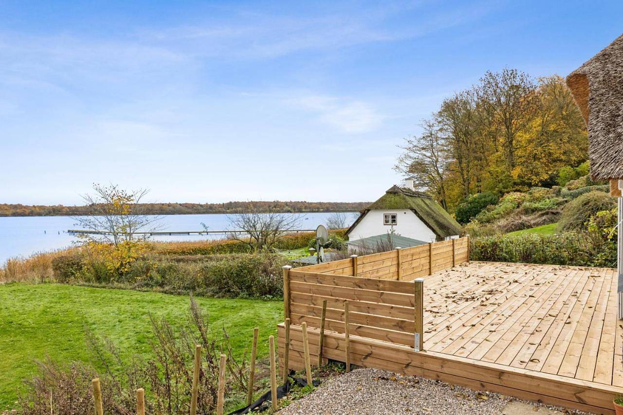 Stråtækt feriehusidyl ved vandet in Sonderburg, Kleiner Belt