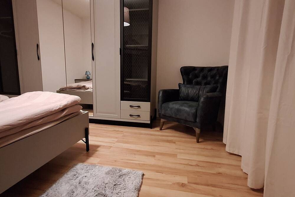 Ganze Wohnung, 15 Min. von Chio-Aachen. Liebevoll eingerichtete Wohnung mit Balkon. in Herzogenrath, Rheinland