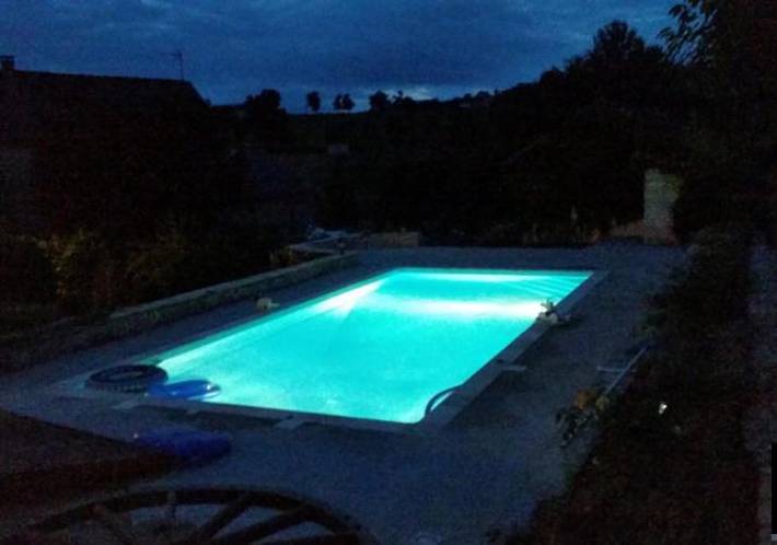 Gîte pour 3 personnes, avec Terrasse et Piscine à Compolibat - 3