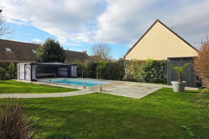 Location de vacances pour 12 personnes, avec jardin à Petiville