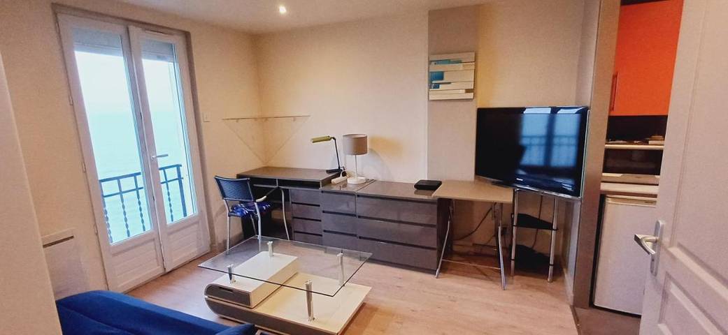 Gîte pour 4 personnes, avec vue sur le lac et balcon ainsi que vue et piscine, animaux acceptés dans Publier Amphion - 3