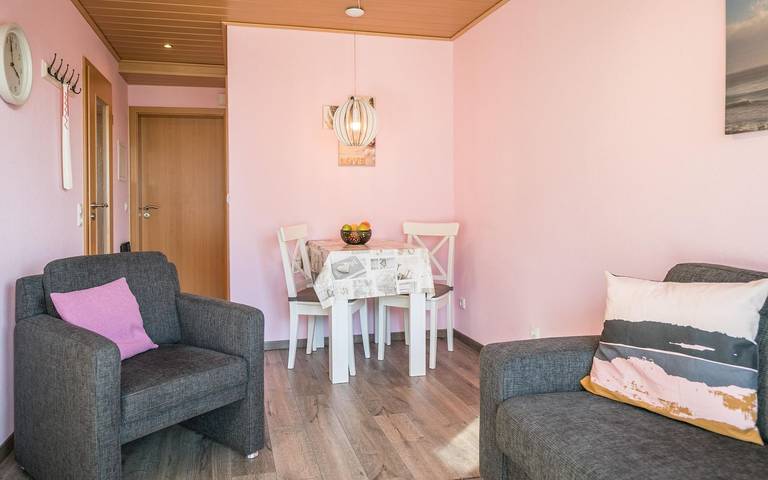Ganze Wohnung, Haus Strandbriese Whg. 3, für 2 Personen und Hund, Nahe der Perlebucht. in Büsum, Kreis Dithmarschen